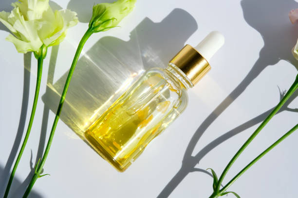 Serum with yellow petals and delicate flowers.